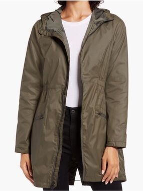 The North Face Rissy 2 Hooded Water-Repellent Rain Coat Olive Green | Size Small